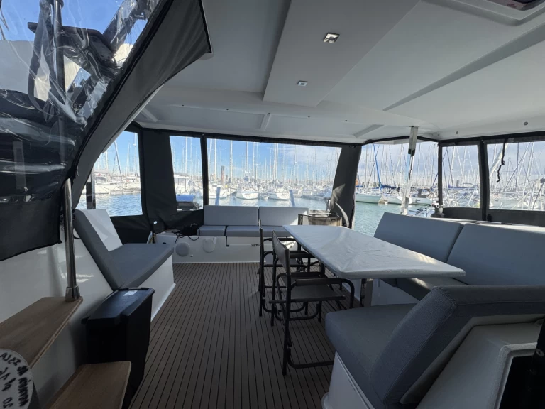 Bootverhuur Fountaine Pajot Isla 40 in La Rochelle via SamBoat