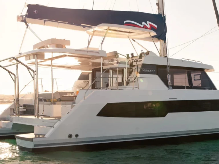 Verhuur Catamaran Leopard met vaarbewijs