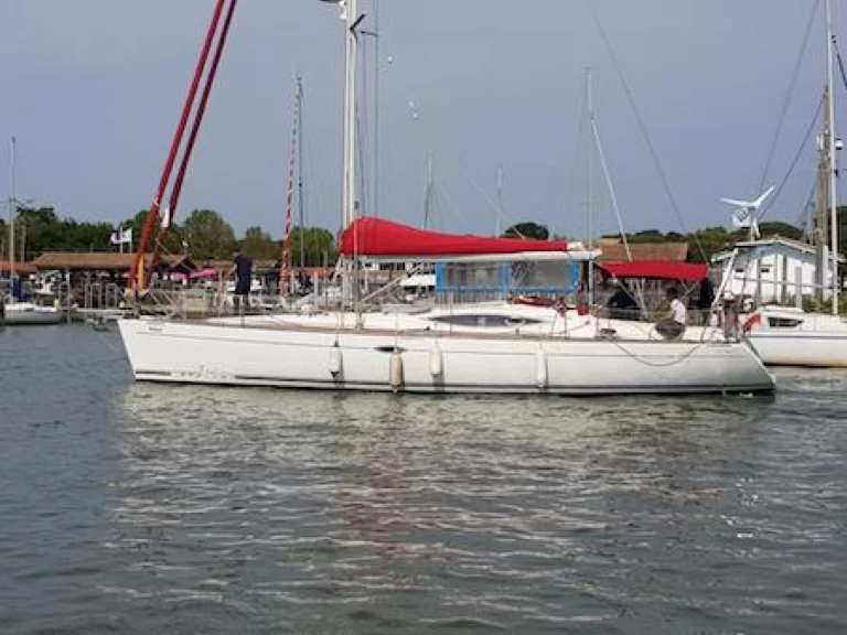 Huur een Alliaura-Marine FEELING 44 DI in Quiberon