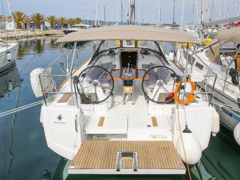 Bootverhuur Jezera goedkoop Sun Odyssey 349