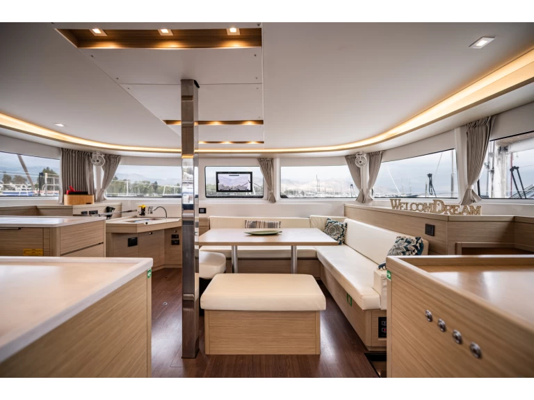 Bootverhuur Lagoon Lagoon 46 in Néa Péramos via SamBoat