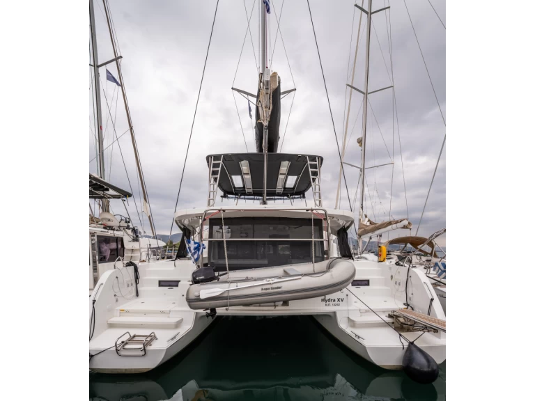 Catamaran te huur in Néa Péramos voor de beste prijs