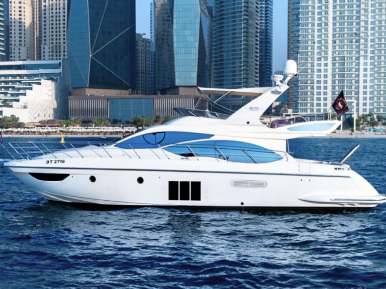 Bootverhuur Dubai Marina goedkoop Azimut 53 Fly