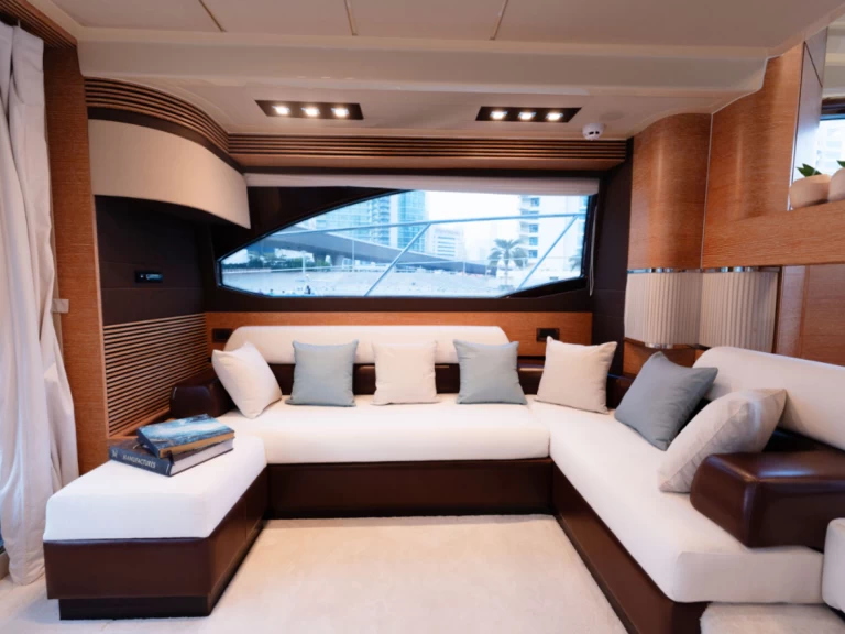 Verhuur Jacht Azimut met vaarbewijs