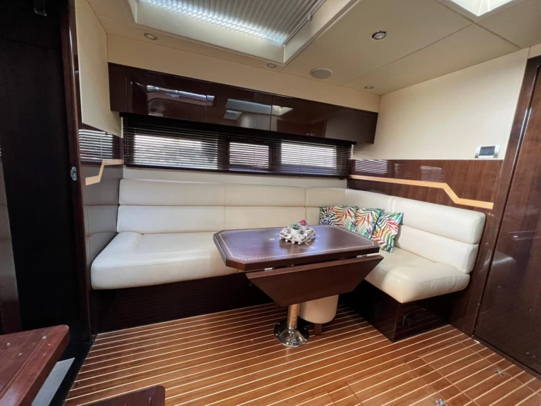 Bootverhuur Galeon Galeon 385 HTS in Seget Donji via SamBoat