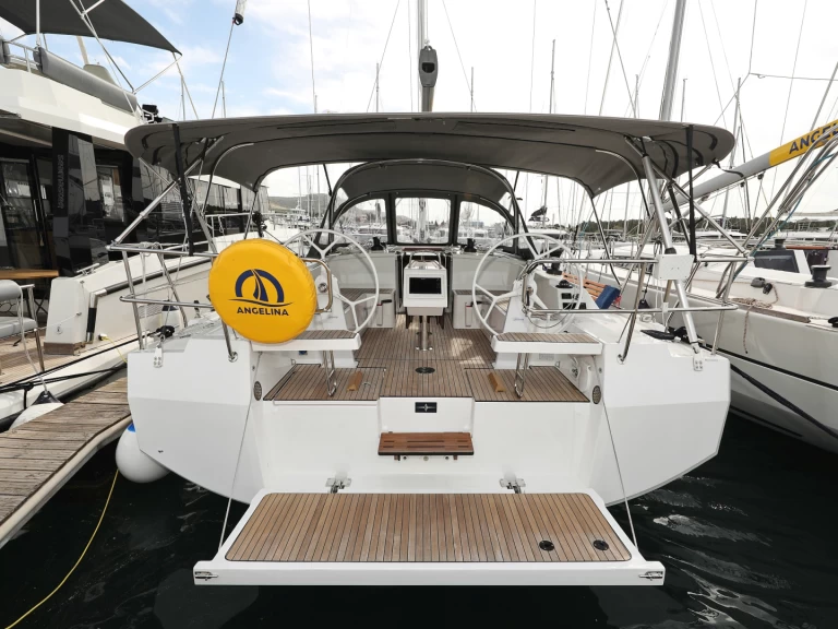 Verhuur Zeilboot in Šibenik - Bavaria Bavaria C42