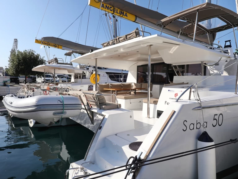 Huur een Fountaine Pajot Saba 50 in Sveti Filip i Jakov