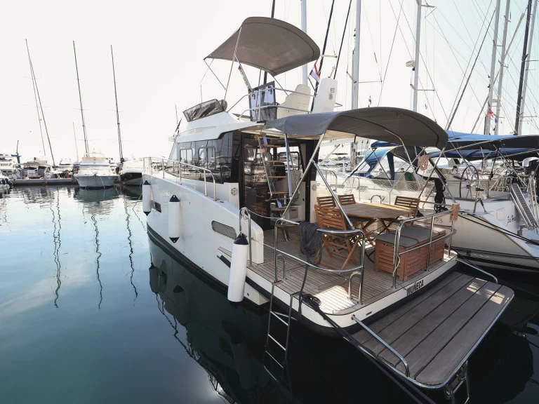 Jacht te huur in Šibenik voor de beste prijs