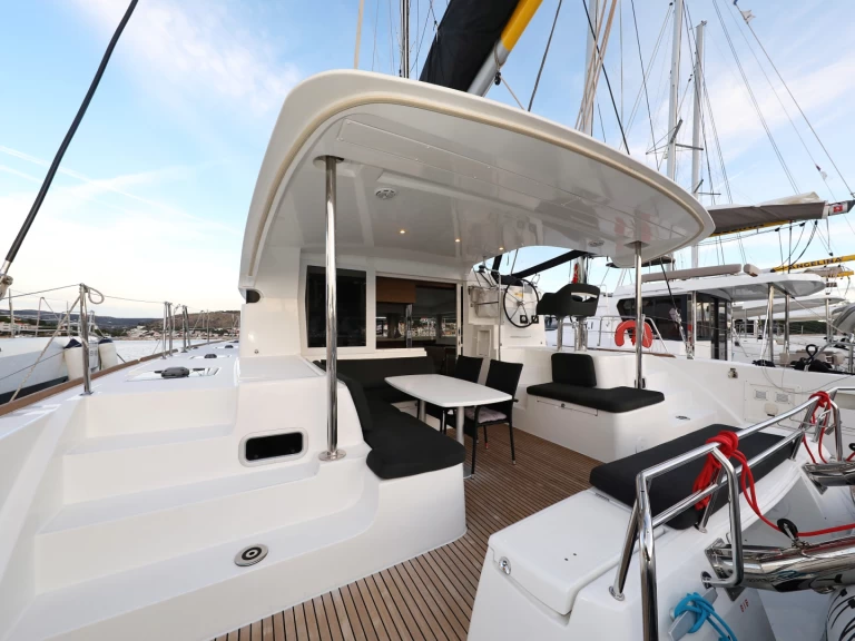 Huur Catamaran met of zonder schipper Lagoon in Biograd na Moru