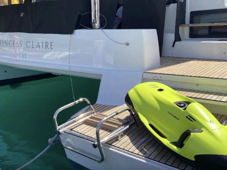 Catamaran te huur in Kaštela voor de beste prijs