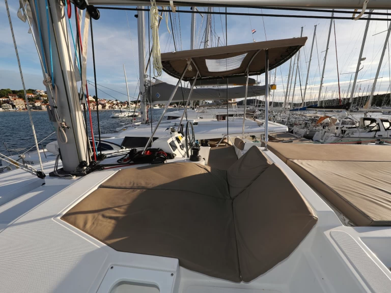 Catamaran te huur in Šibenik voor de beste prijs