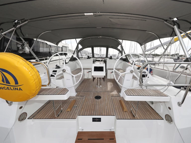 Bootverhuur Šibenik goedkoop Bavaria C42