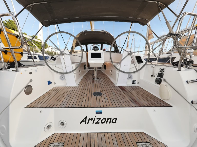 Huur een Bavaria Cruiser 34 in Šibenik