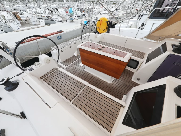 Zeilboot te huur in Sveti Filip i Jakov voor de beste prijs