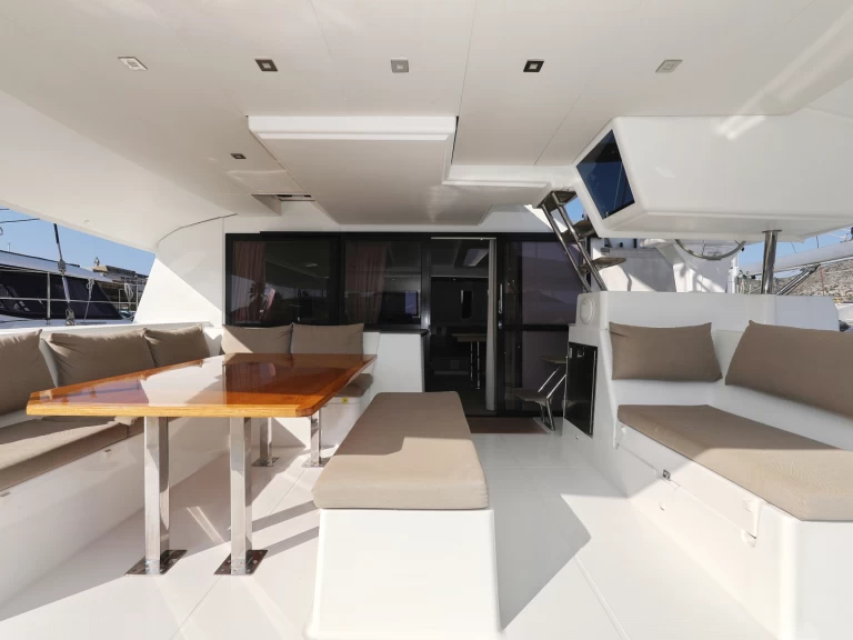 Huur een Fountaine Pajot Saba 50 in Sveti Filip i Jakov