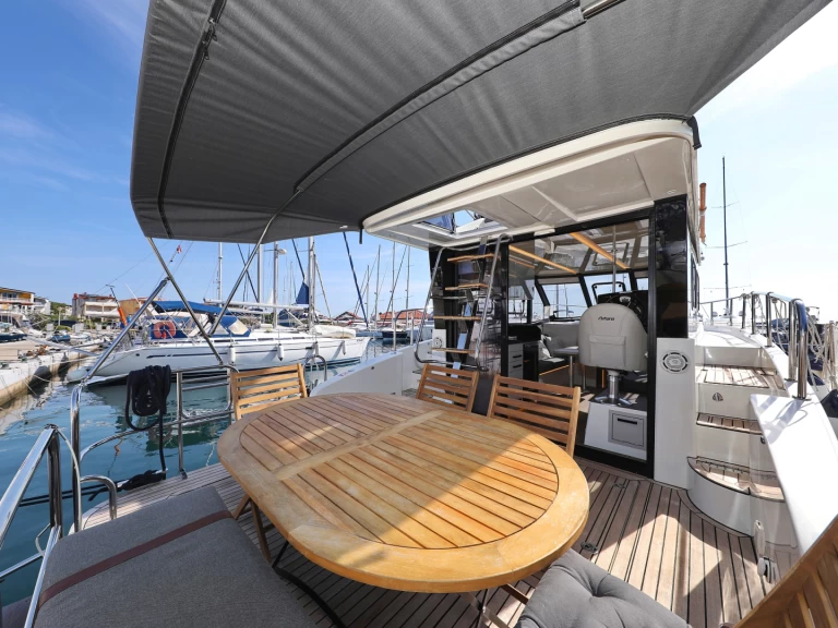 Bootverhuur Šibenik goedkoop Futura 40 Grand Horizon