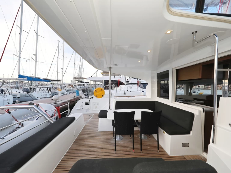 Huur een Lagoon Lagoon 40 in Biograd na Moru