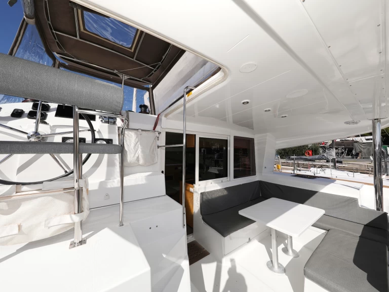 Huur een Lagoon Lagoon 400 S2 in Šibenik