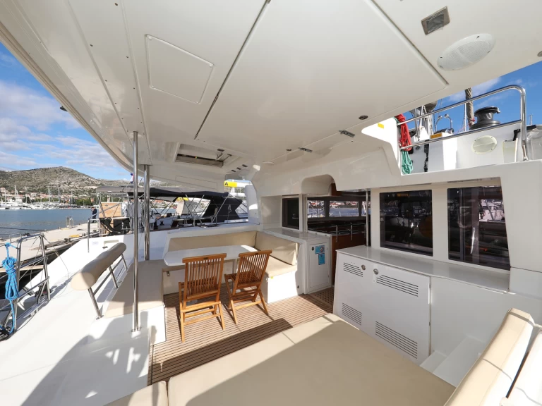 Huur Catamaran met of zonder schipper Lagoon in Šibenik