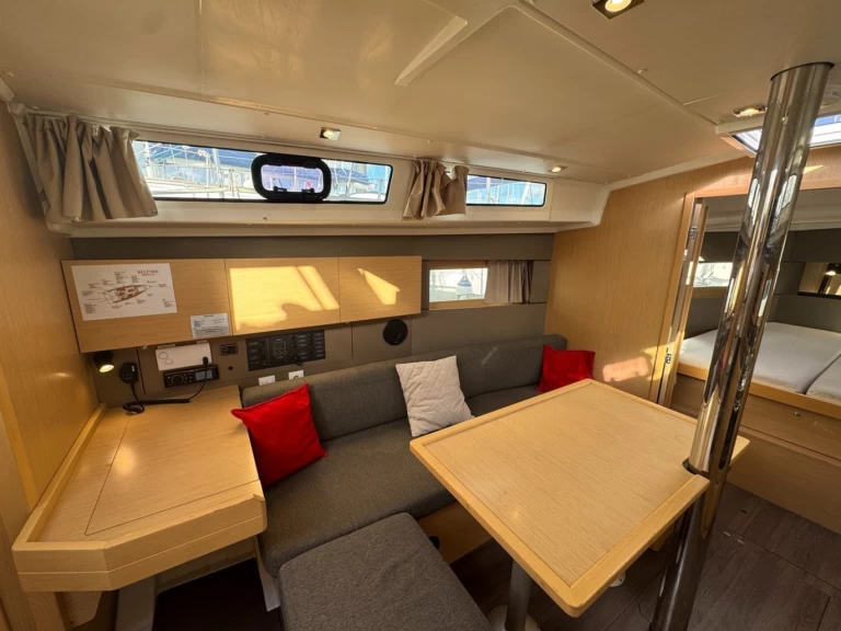 Huur Zeilboot met of zonder schipper Bénéteau in La Rochelle