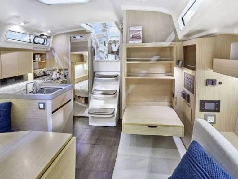 Huur Zeilboot met of zonder schipper Bénéteau in Arzon