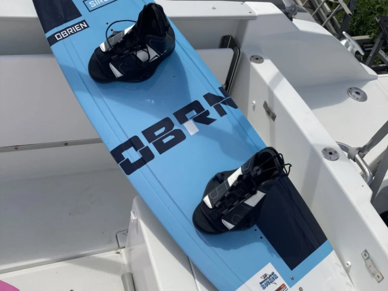 Huur een Jeanneau Cap Camarat 7.5 CC in Arzon