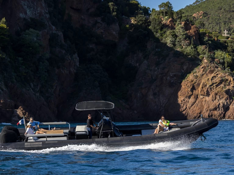 Huur een Narwhal Fast 1100 in Cannes