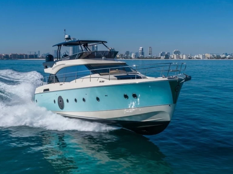 Bootverhuur Dubai Marina goedkoop Sunseeker 60
