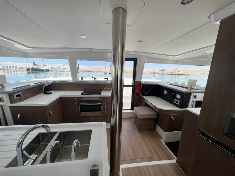 Verhuur Catamaran in Capo d'Orlando - Bali Bali 4.2