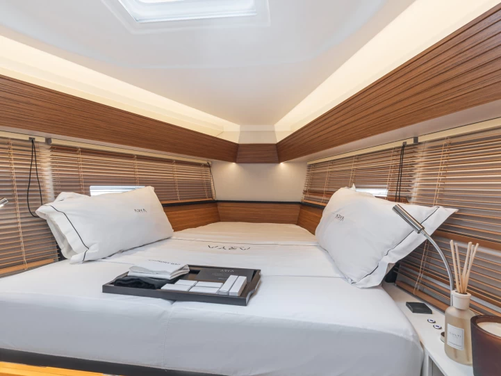 Bootverhuur Piraeus goedkoop Italia Yachts 12.98