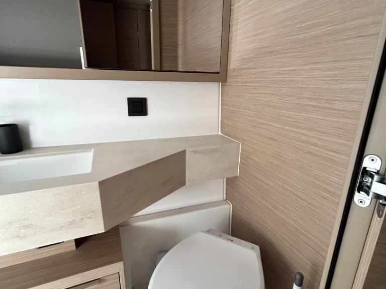 Verhuur Catamaran Lagoon met vaarbewijs