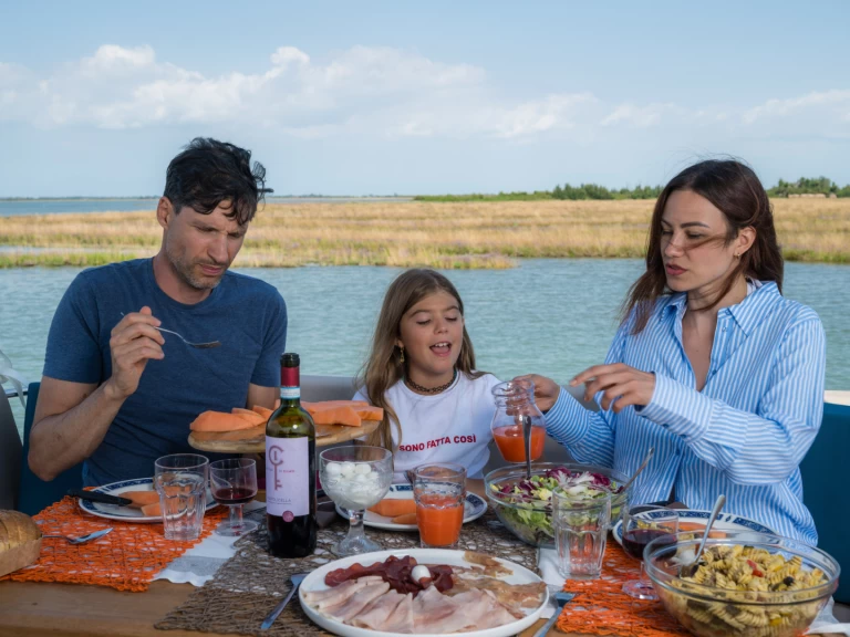 Verhuur Woonboot Balt-Yacht met vaarbewijs