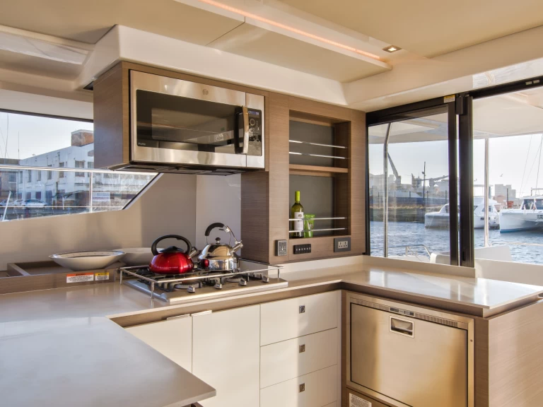 Jachthuur in Port Grimaud - Leopard Leopard 53 Powercat via SamBoat