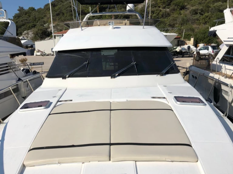 Yaretti Yaretti 1910 te huur van particulier of professional in Primošten