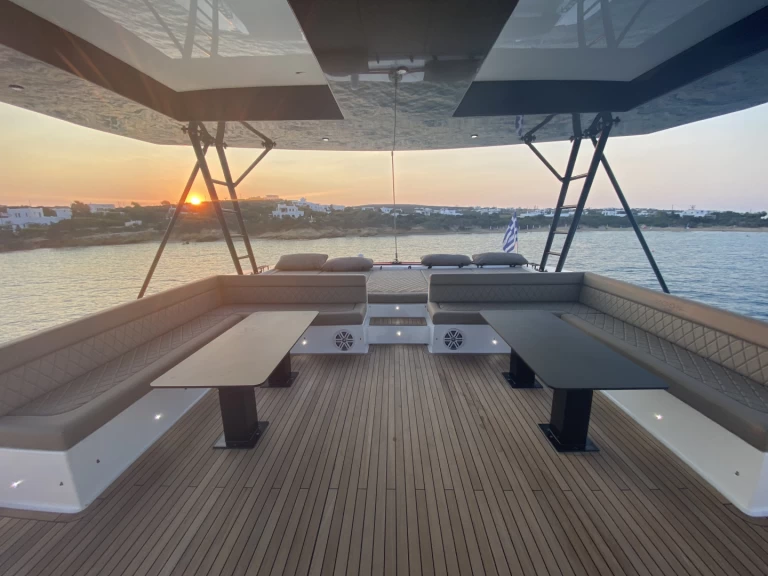 Huur een  Moon Yacht 60 LUX in Lávrio