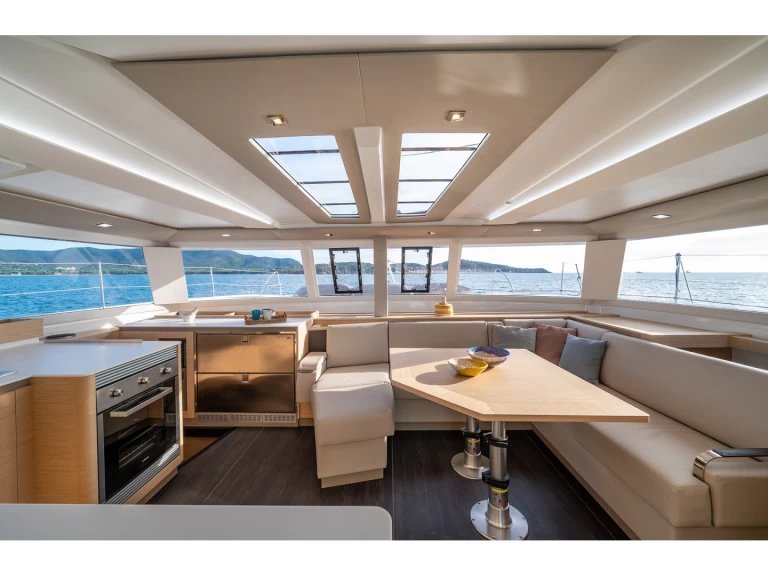 Bootverhuur Fountaine Pajot Tanna 47 in Cannigione via SamBoat