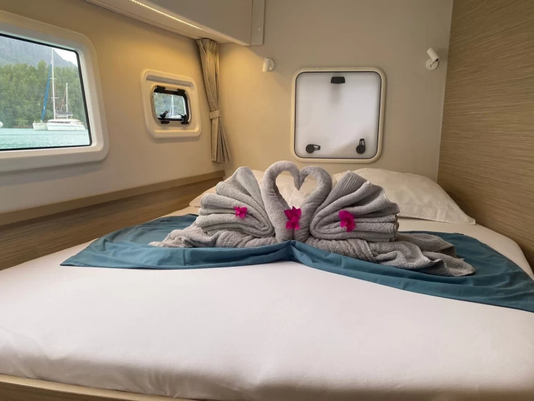 Verhuur Catamaran Lagoon met vaarbewijs