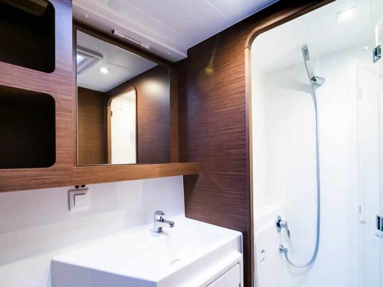 Huur Catamaran met of zonder schipper Lagoon in Toúrlos