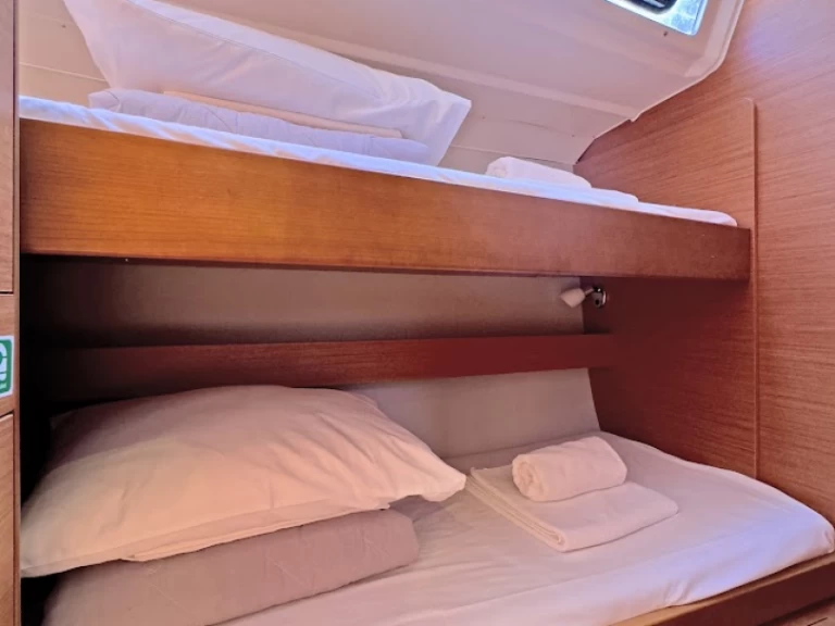 Huur een Dufour Dufour 430 Grand Large in Préveza