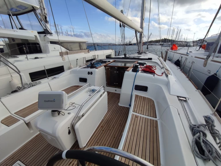 Bootverhuur Lávrio goedkoop Sun Odyssey 519