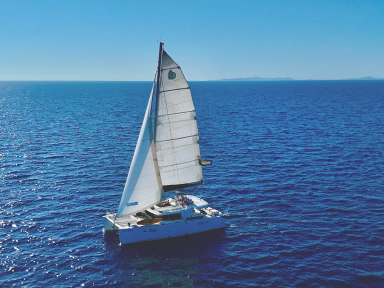 Catamaran te huur in Šibenik voor de beste prijs