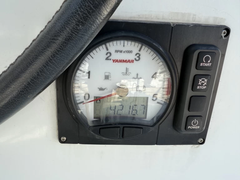 Huur een Lagoon Lagoon 39 in Lávrio