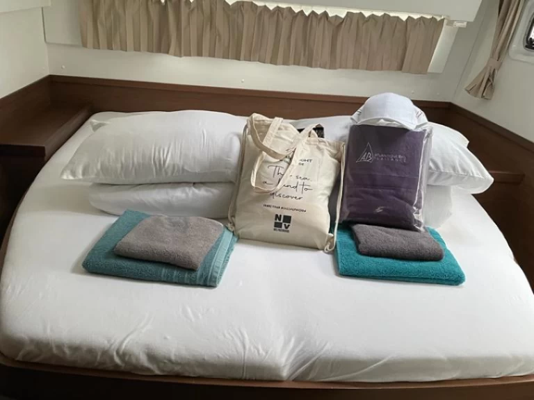 Huur een Lagoon Lagoon 42 in Skiathos