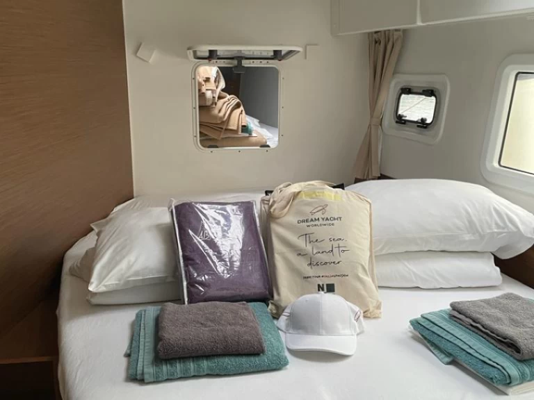 Catamaran te huur in Volos voor de beste prijs