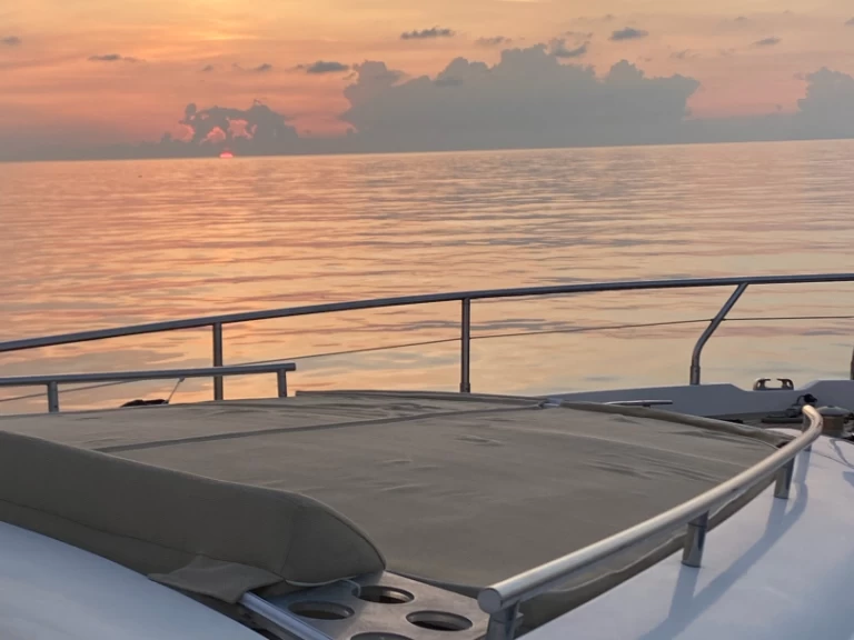 Bootverhuur Aicon Aicon 72 SL in Puerto Banús via SamBoat