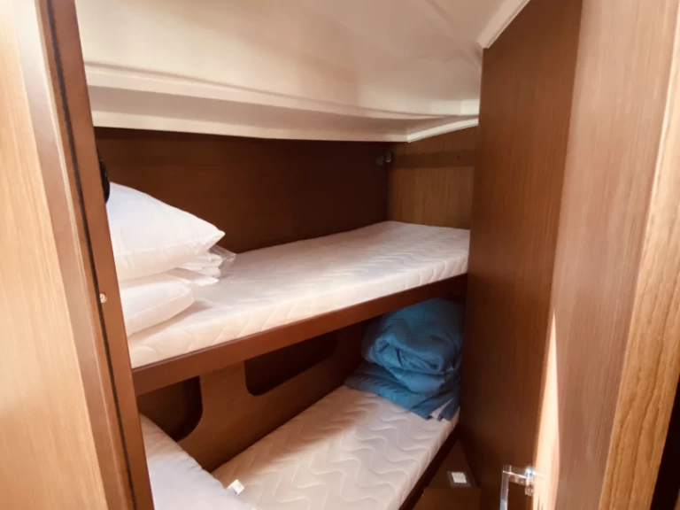 Huur een Bénéteau Oceanis 40.1 in Lefkáda