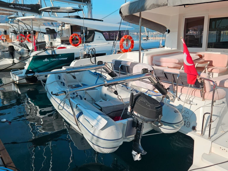 Verhuur Catamaran Lagoon met vaarbewijs