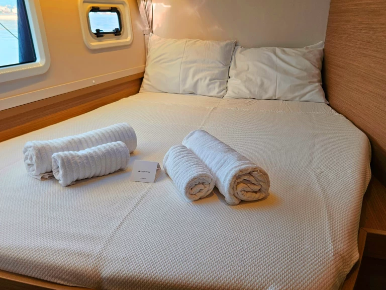 Verhuur Catamaran Lagoon met vaarbewijs