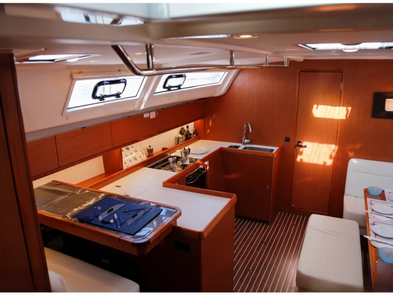Verhuur Zeilboot in Olbia - Bavaria Cruiser 51