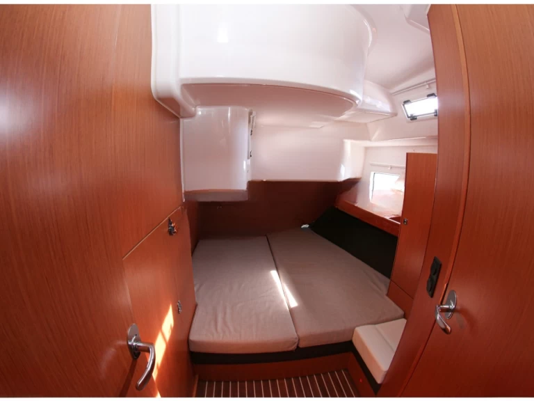 Huur Zeilboot met of zonder schipper Bavaria in Olbia